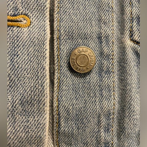 Gap Jean Jacket - Picture 4 of 4